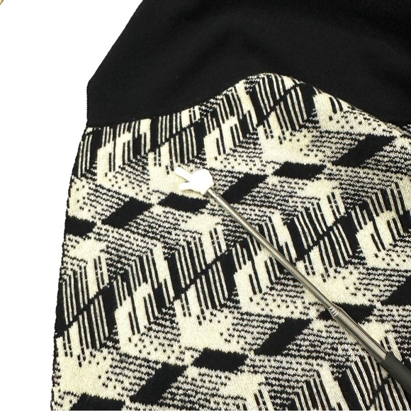 Neiman Marcus 100% Cashmere Black And Cream Abstract Open Front Drapey Cardigan - Picture 7 of 13